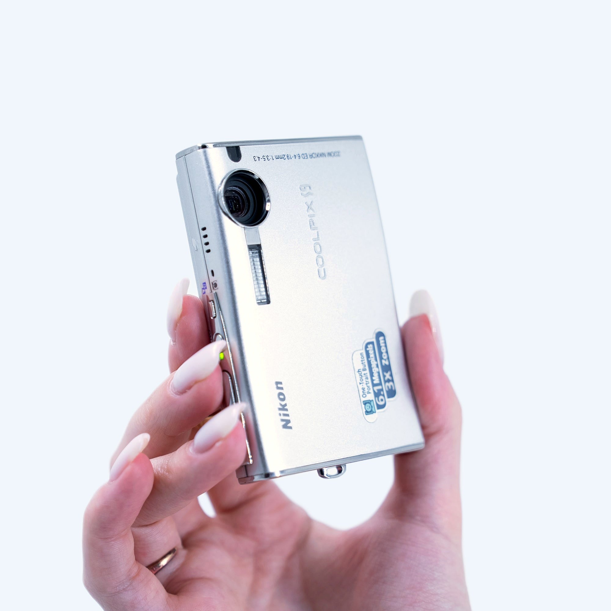Nikon Coolpix S9 Retro Dijital Kamera | RetroCameraLand