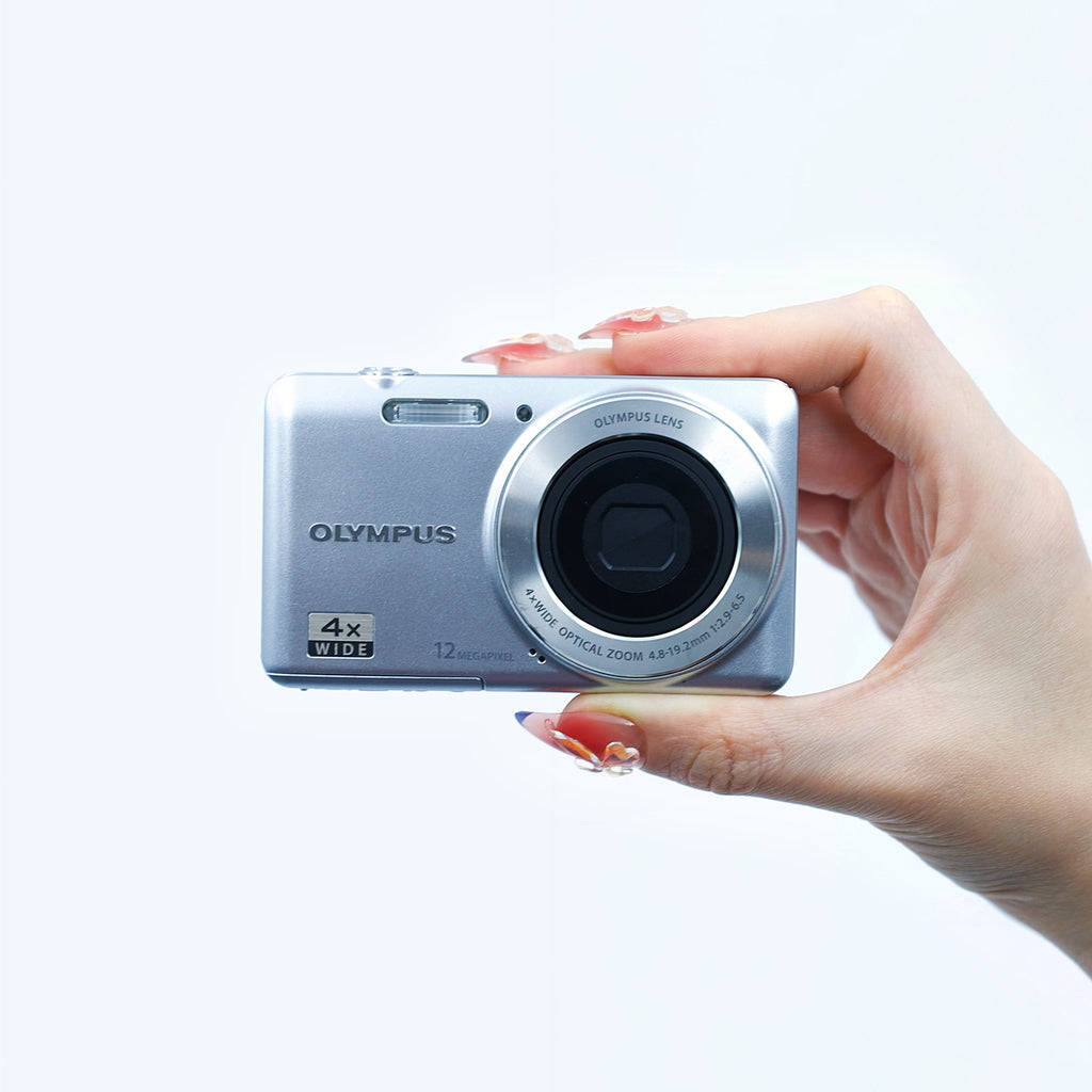 Olympus D-700 - görsel 2