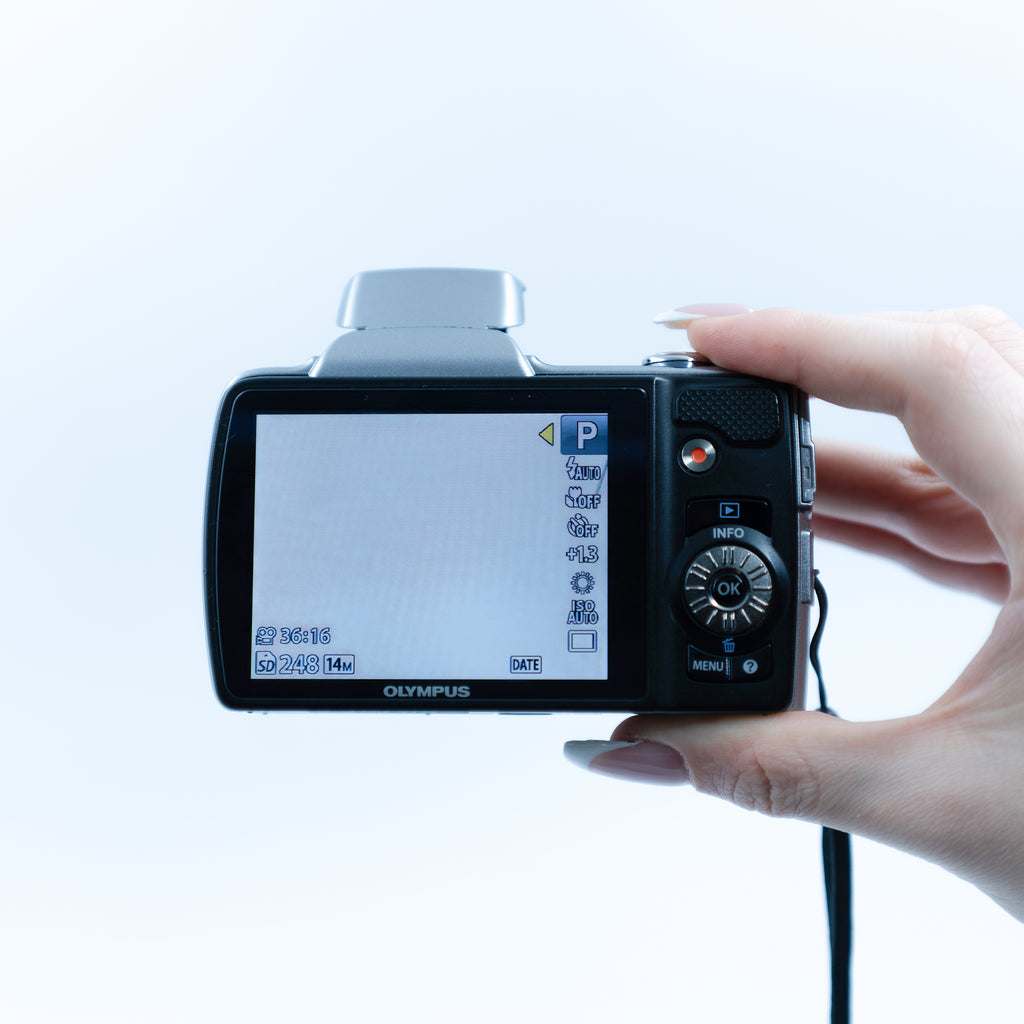 Olympus SZ-10 ekran detayı | RetroCameraLand