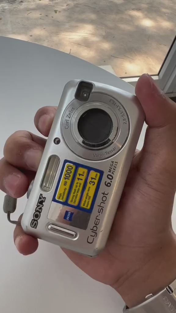 Sony Cybershot DSC-S600