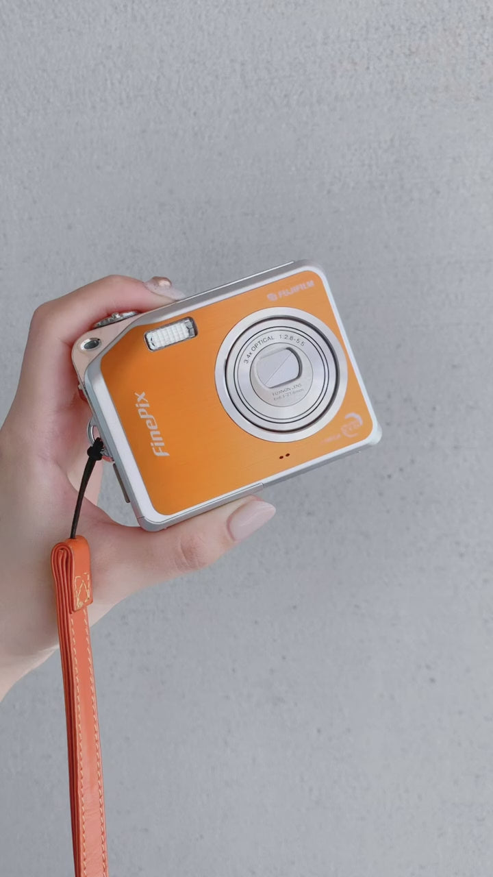Fujifilm FinePix V10 – Retro Camera Land