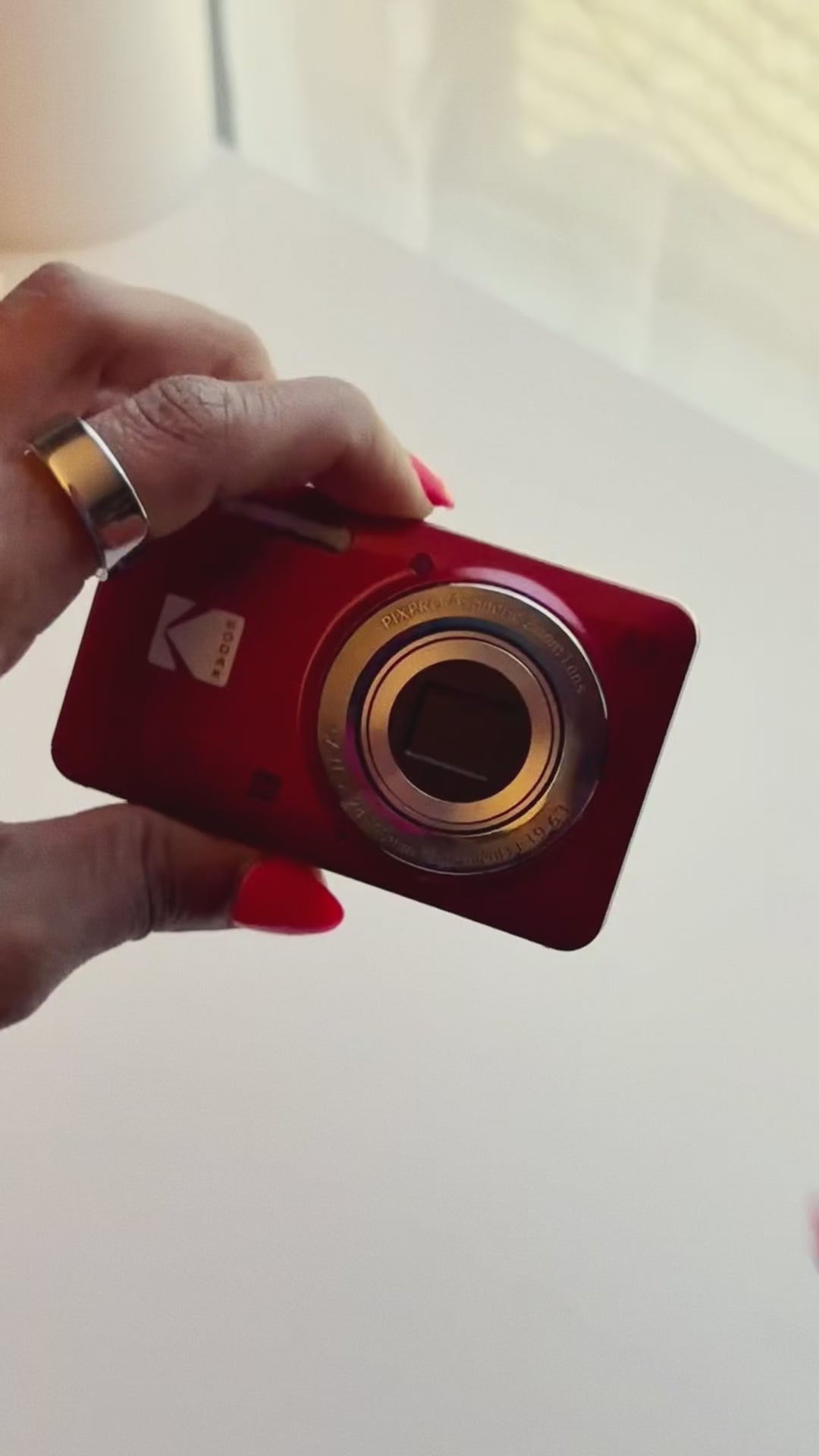Kodak Pixpro FZ55 Dijital Fotoğraf Makinesi (Kırmızı)