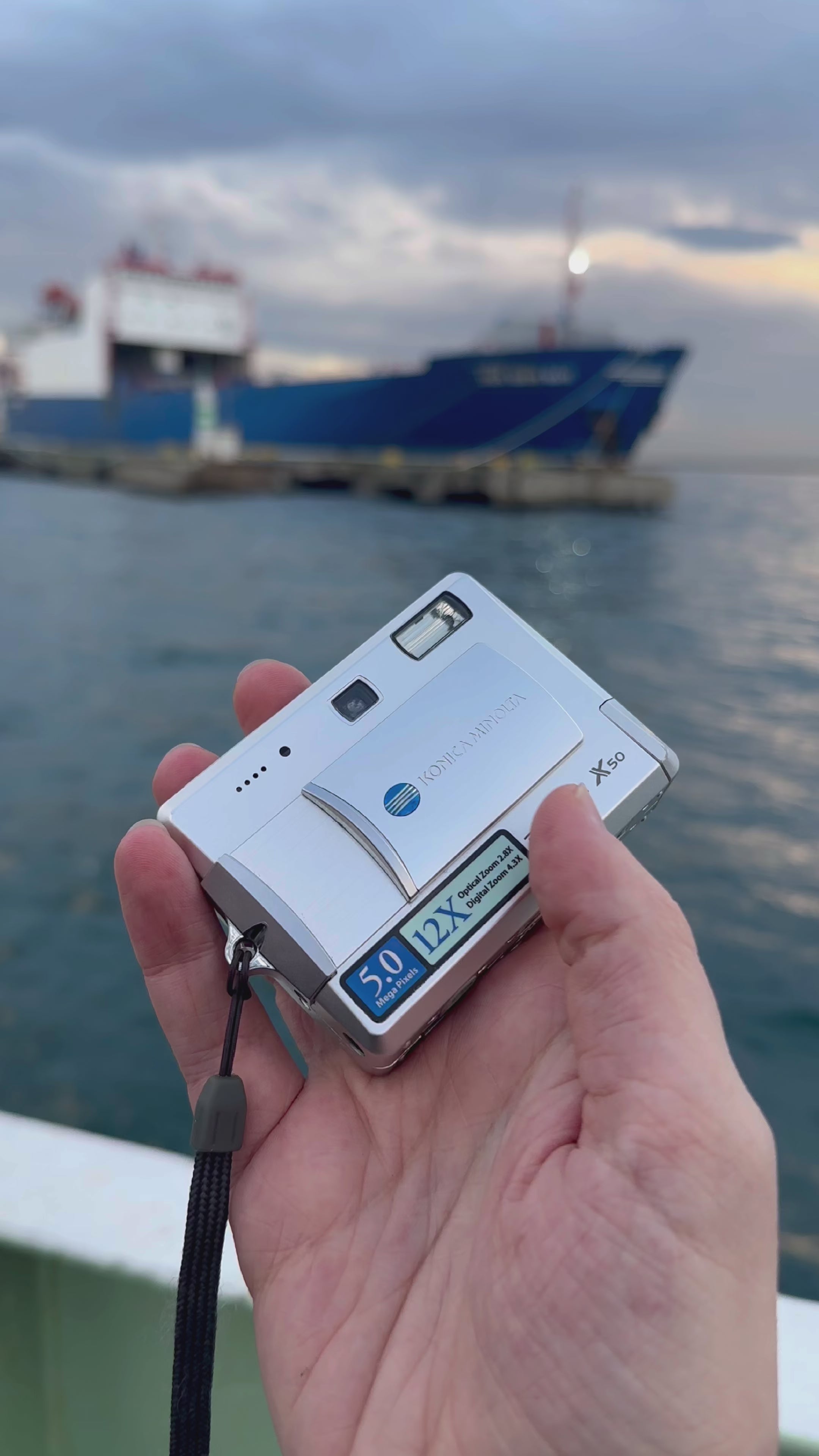 Konica Minolta DiMAGE X50 – Retro Camera Land