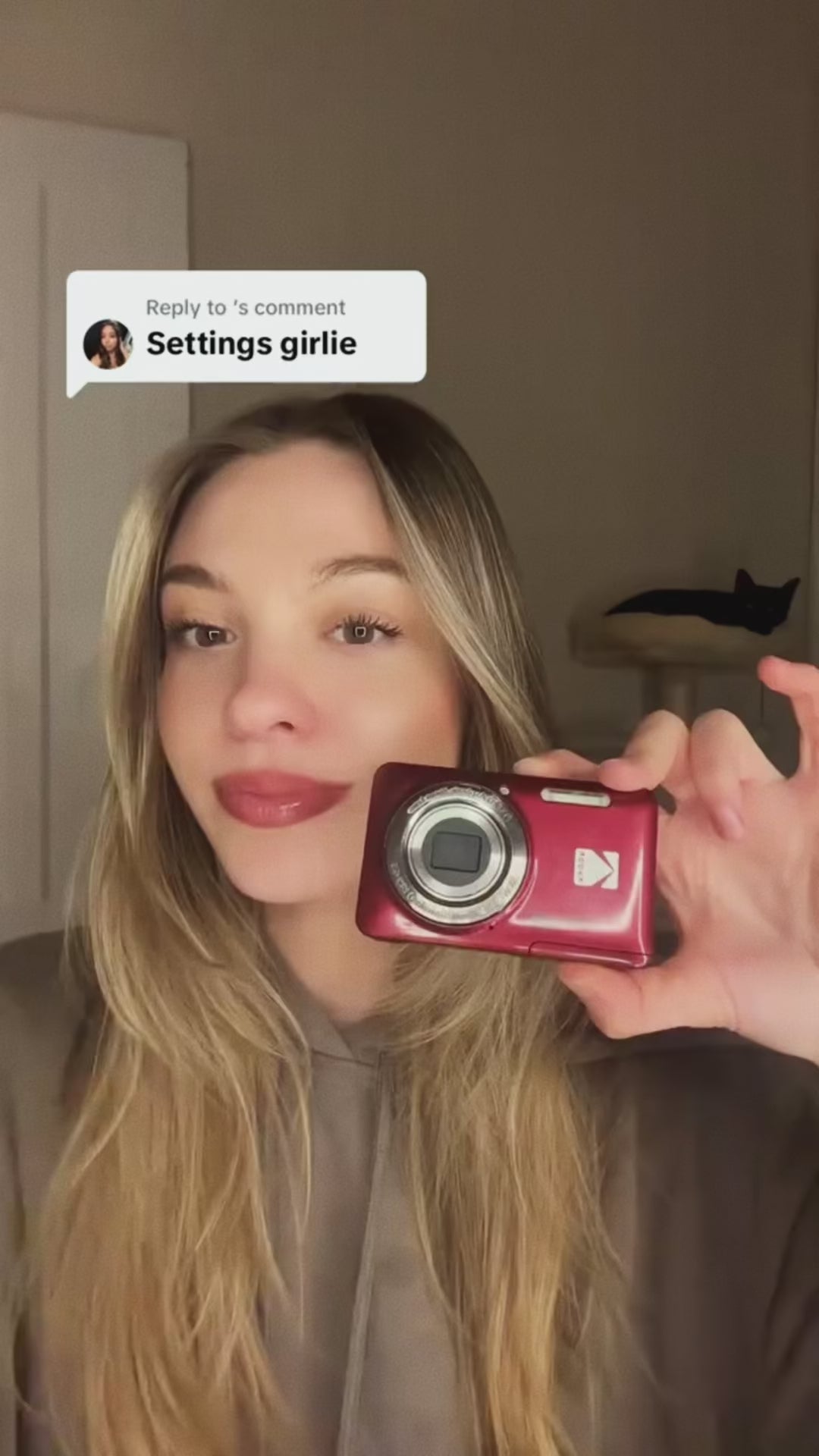 Kodak Pixpro FZ55 Dijital Fotoğraf Makinesi (Kırmızı)