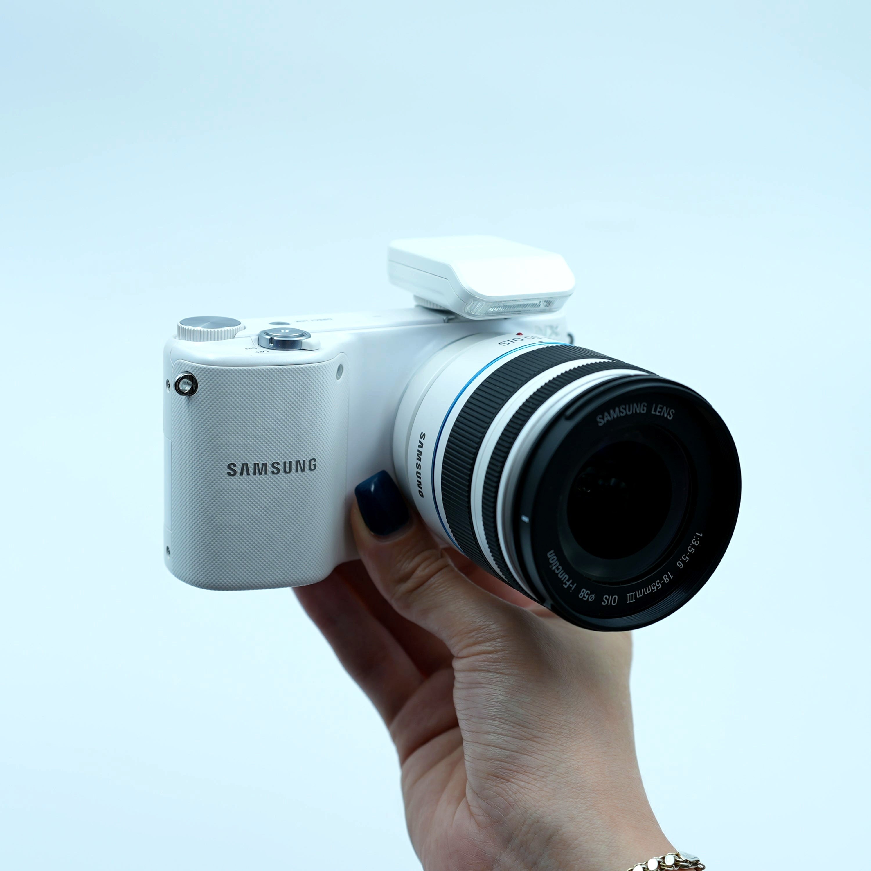 Samsung NX2000