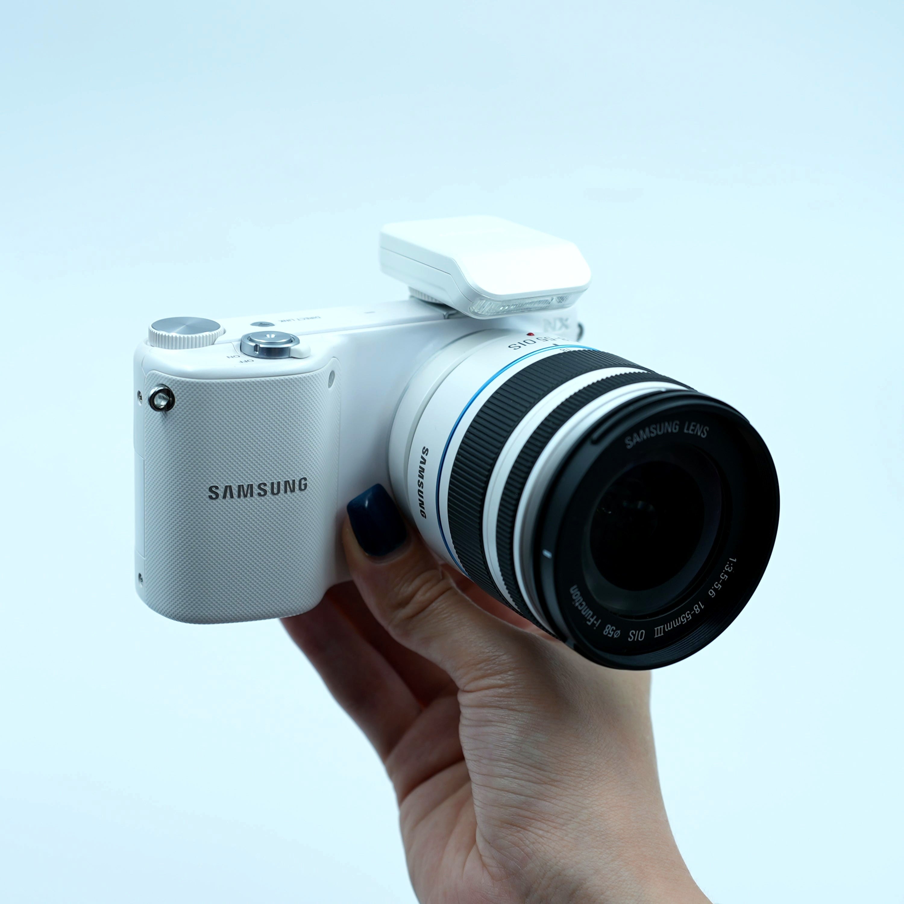 Samsung NX2000