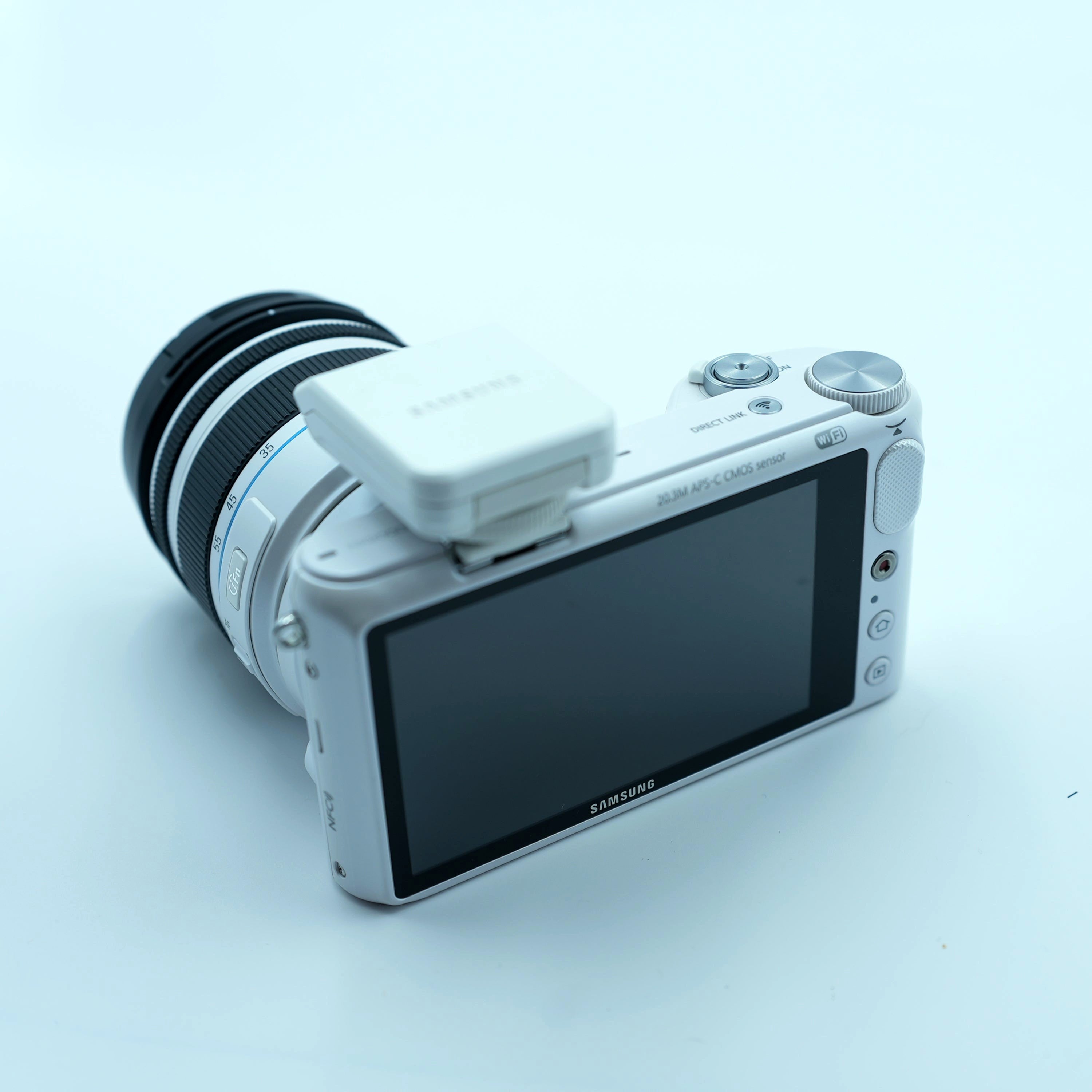 Samsung NX2000