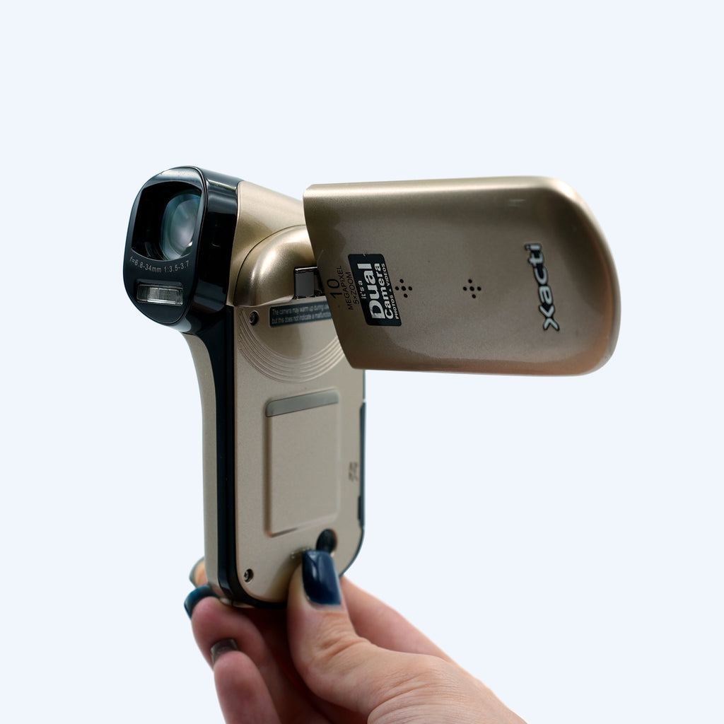 Sanyo Xacti CG20