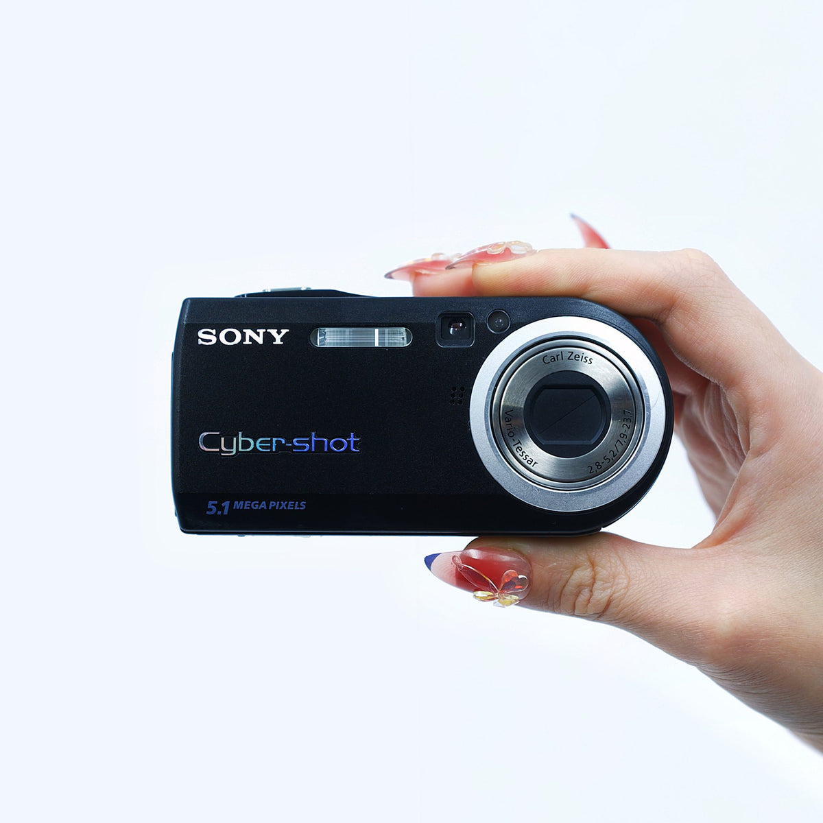 Sony Cyber-shot DSC-P120 - ön görünüm