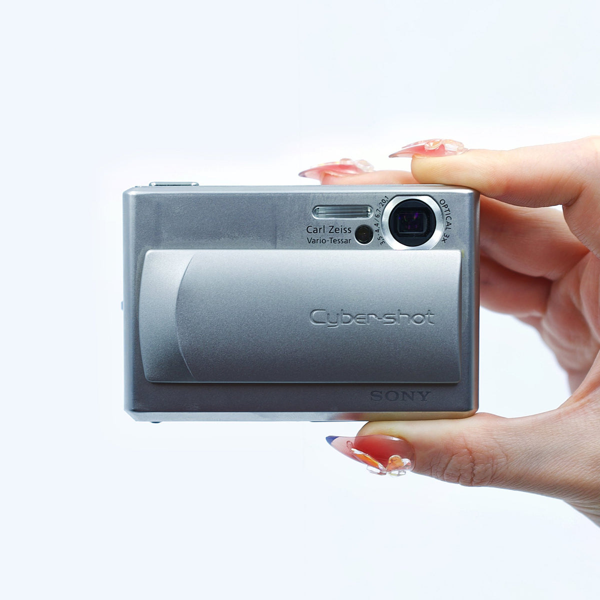 Sony Cyber-shot DSC-T1 - ön görünüm