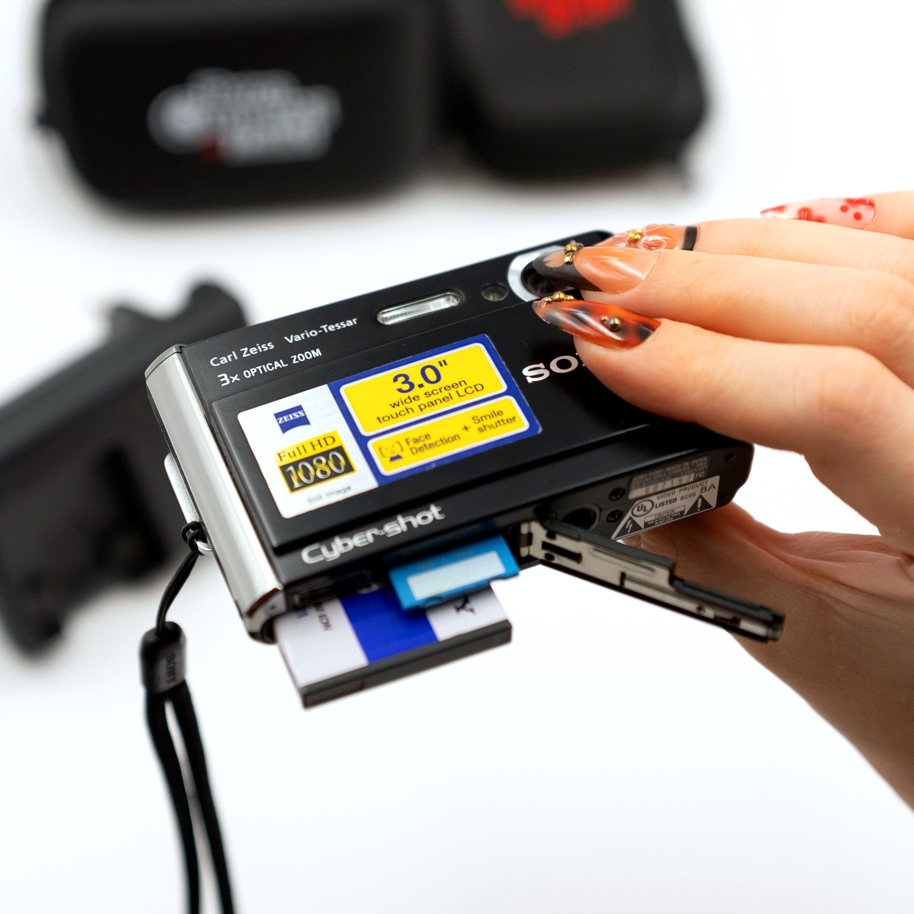 Sony Cyber-shot DSC-T70
