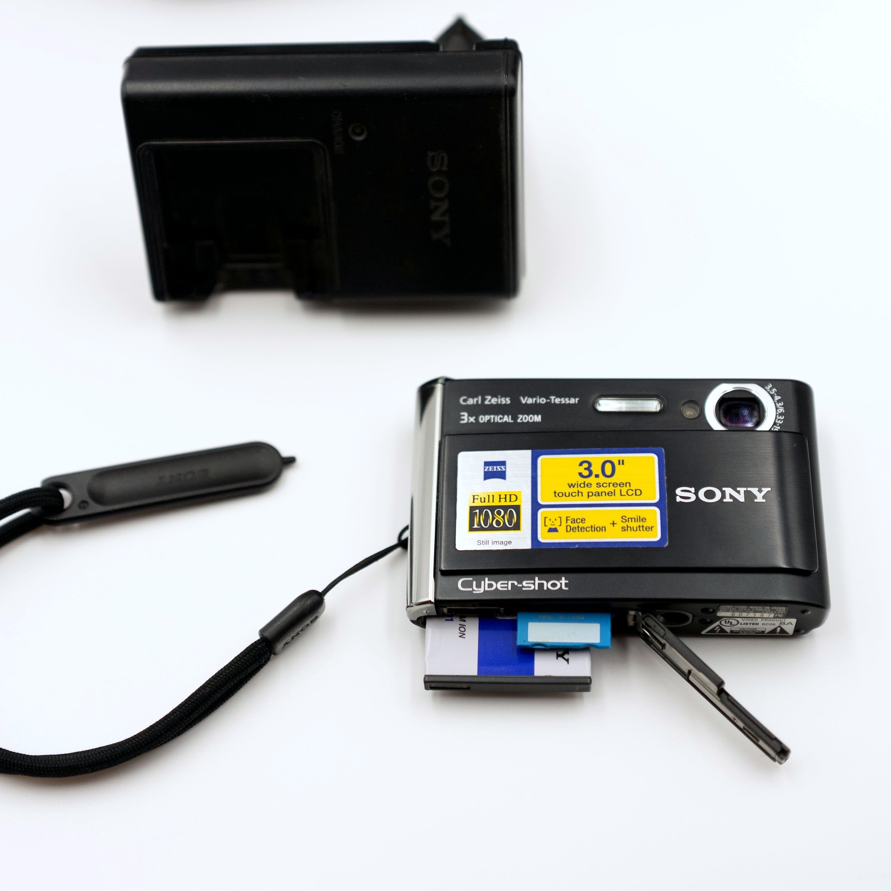 Sony Cyber-shot DSC-T70