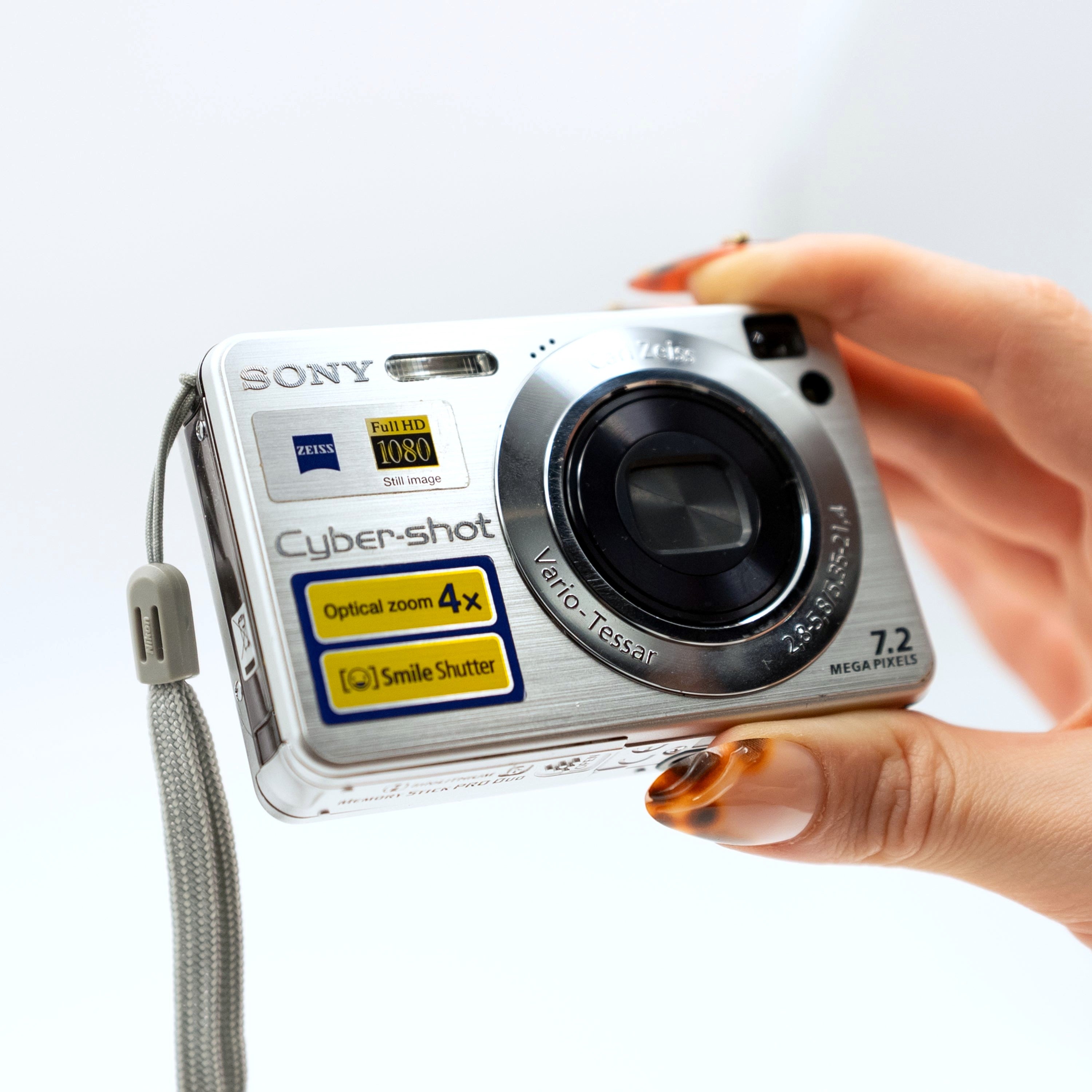 Sony サイバーショット コンパクトデジタルカメラ DSC-W110 ソニー サイバーショット DSC-W110 レトロデジタルカメラ – Retro