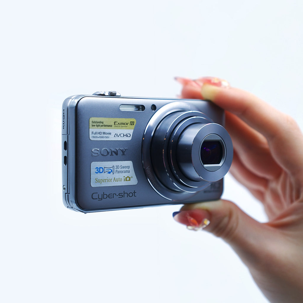 Sony Cyber-shot DSC-WX7 - ön görünüm